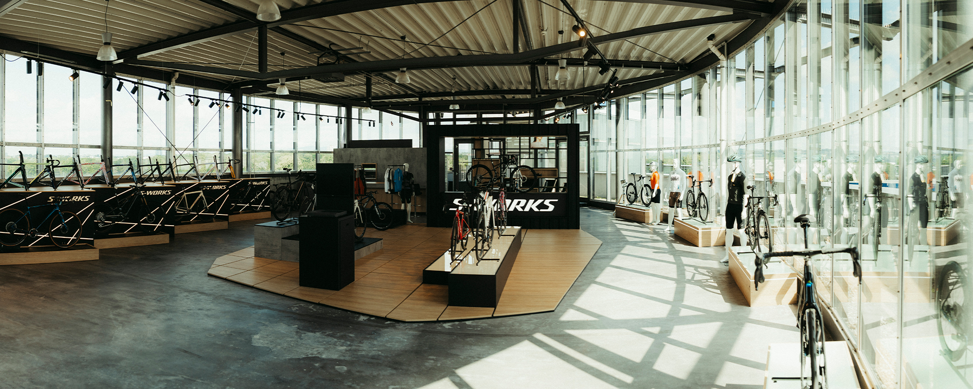 Karl von Drais Specialized flagshipstore productpresentatie panorama